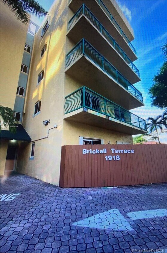 1918 Brickell Ave Unit 206 Miami Fl 33129 Condo For Rent In Miami Fl Apartments Com