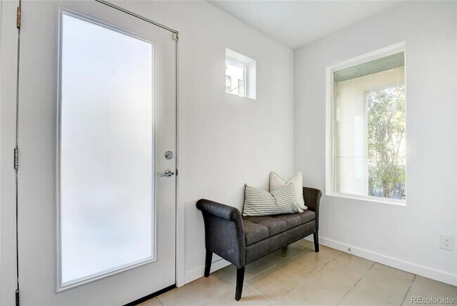 Foto del edificio - 3133 W 18th Ave