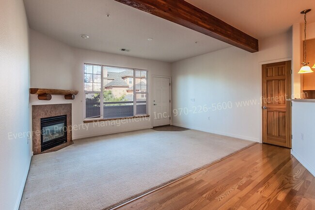 Foto del edificio - 5220 Boardwalk Dr