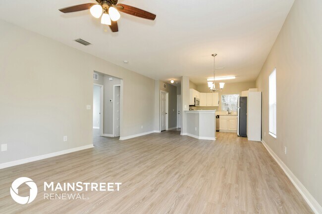 Building Photo - 1711 31st Ave E