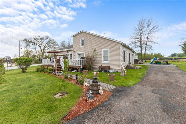 Building Photo - 423 E Alburgh Rd