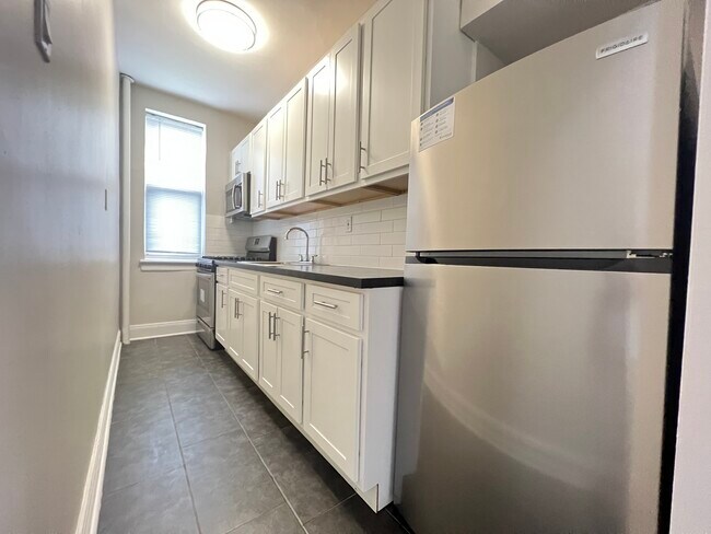 Building Photo - 223 Union St