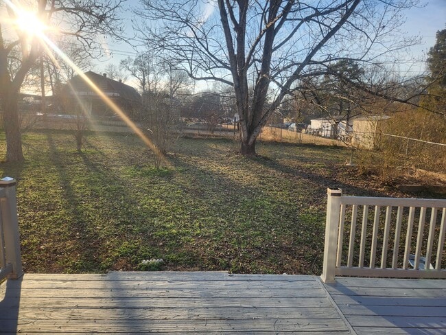 Building Photo - 137 N Elizabeth St