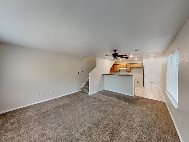 Foto del edificio - FREE MONTHS RENT WITH MOVE IN BEFORE END O...