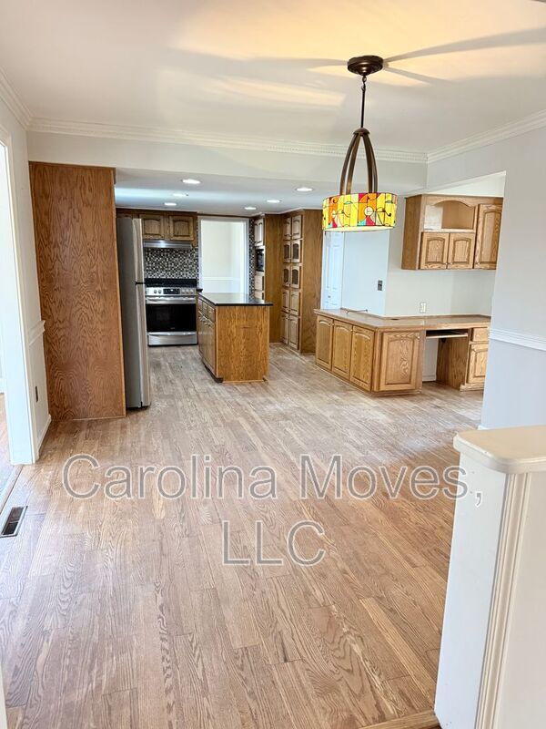 Foto del edificio - 121 Chipwood Ln
