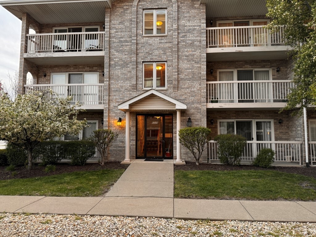 6648 W 65th St Unit 1S, Chicago, IL 60638 Condo for Rent in Chicago