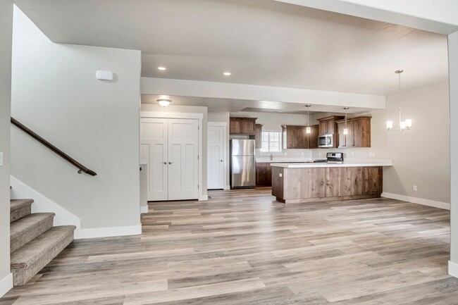 Foto del edificio - 3 Bed Townhome - Provo's Southeast Bench