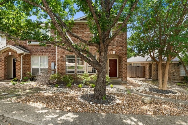 Foto del edificio - Stylish Townhome Living in Oak Creek