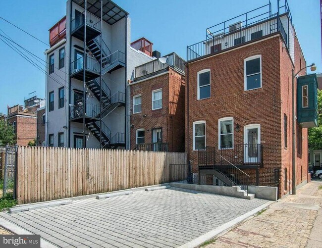 Foto del edificio - 1102 5th St NW