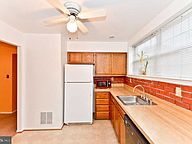 Building Photo - 15023 Cherrywood Dr