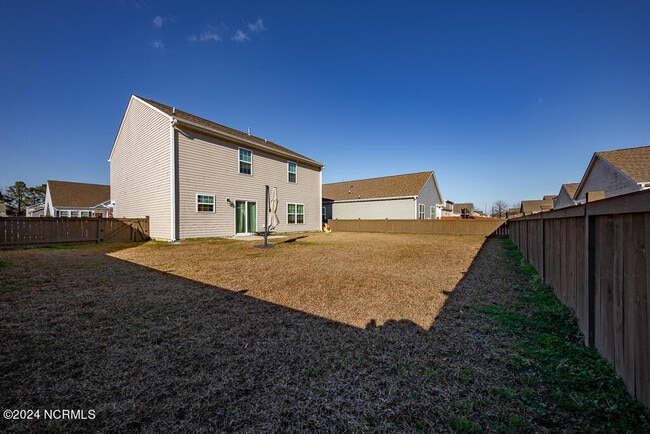 Building Photo - 308 Isabelle St