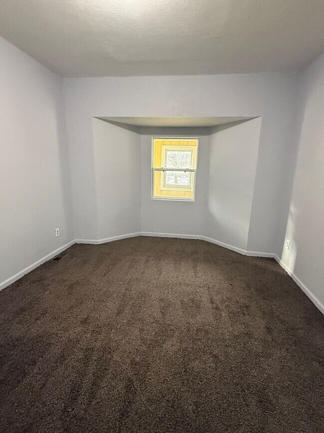 Foto del edificio - 4bd Single Cash Pay/Section 8