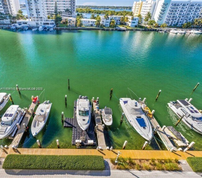 Foto del edificio - 7930 East Dr