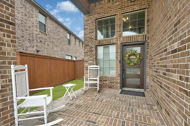 Foto del edificio - 7006 Winterberry Gln Ln