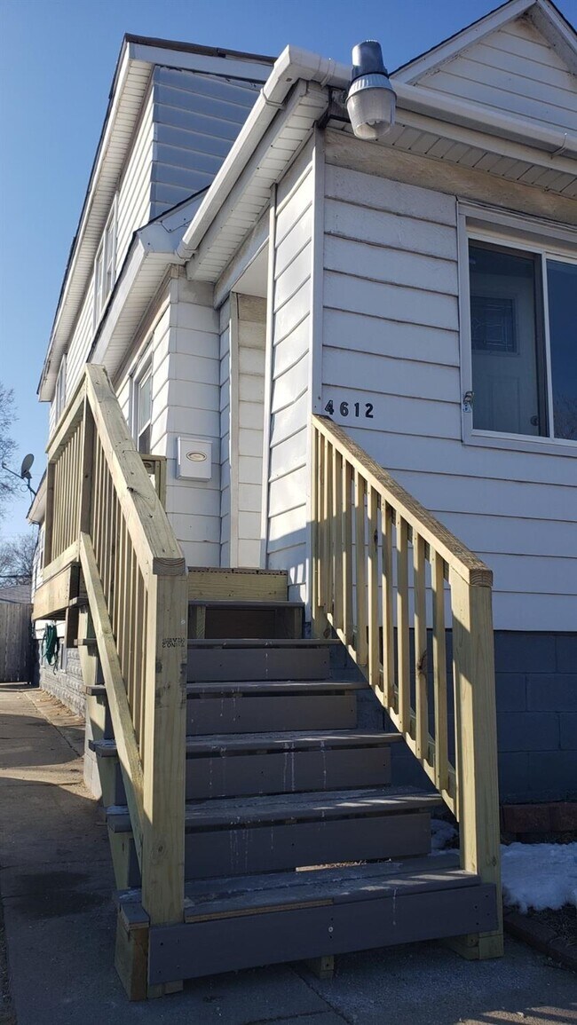 Building Photo - 4612 Cameron Ave