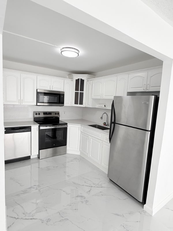 Foto del edificio - 1300 NE Miami Gardens Dr