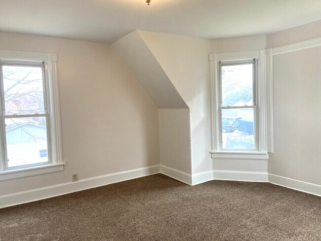 Foto del edificio - 638 Leonard Ave