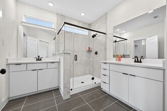 Building Photo - 15174 Post Oak Fls Dr