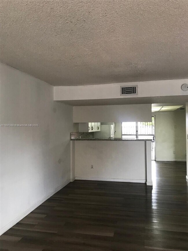 Foto del edificio - 4140 W 11th Ln