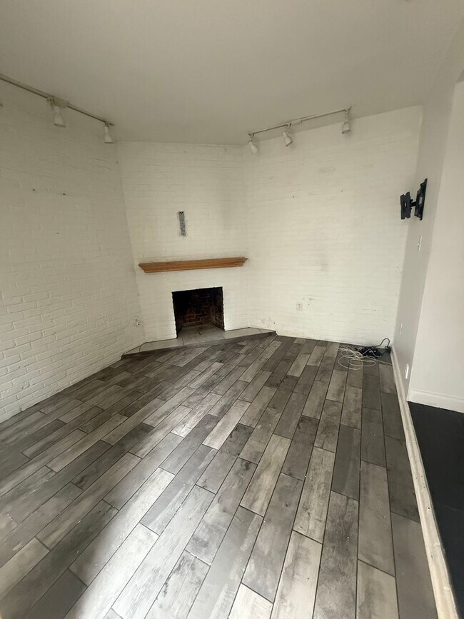Building Photo - 251 Fulton St