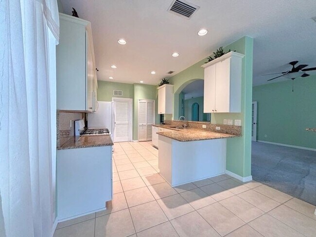 Foto del edificio - BEAUTIFUL FURNISHED HOME IN ROYAL HARBOR!