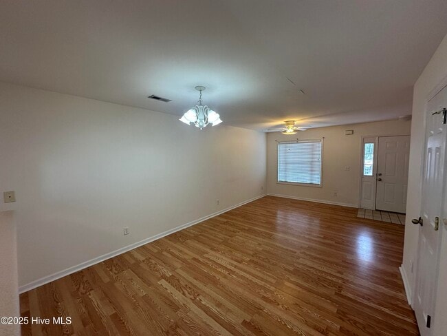 Foto del edificio - 4910 Bridgers Rd