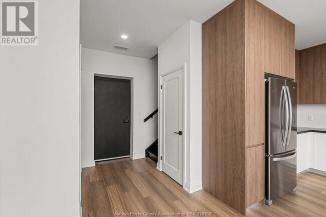 Photo du bâtiment - 4400 Laurier Pkwy