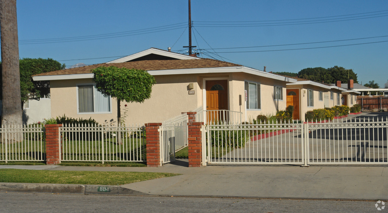 Building Photo - Covina Apartments