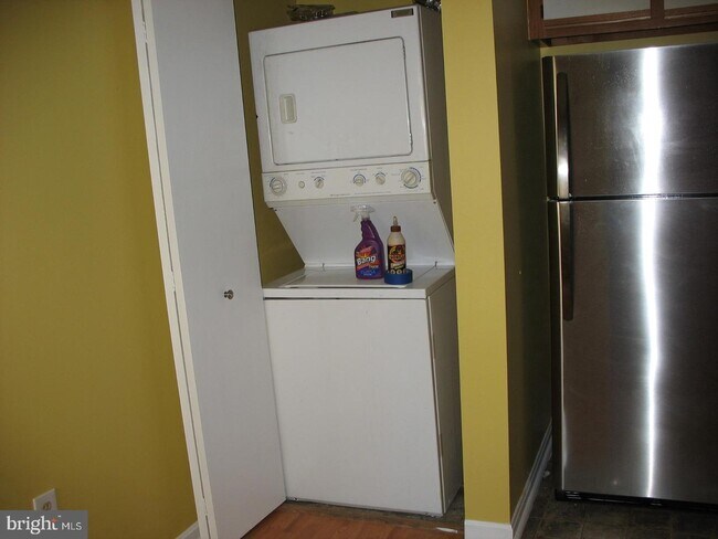 Foto del edificio - 92 Meadow Ridge Rd