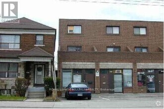 Building Photo - 1839-1839 Davenport Rd