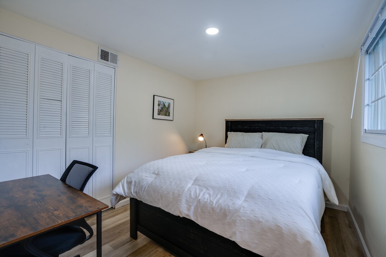 Photo - 14220 Fallbrook Ln (Woodbridge, VA)