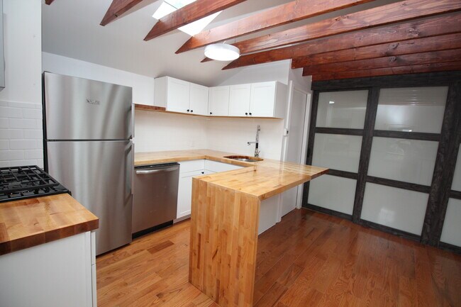 Kitchen - 321 Central Ave