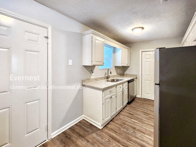 Building Photo - 901 Shiloh Ridge Run NW
