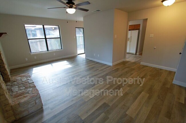 Foto del edificio - 6505 Columbia Oaks Ct