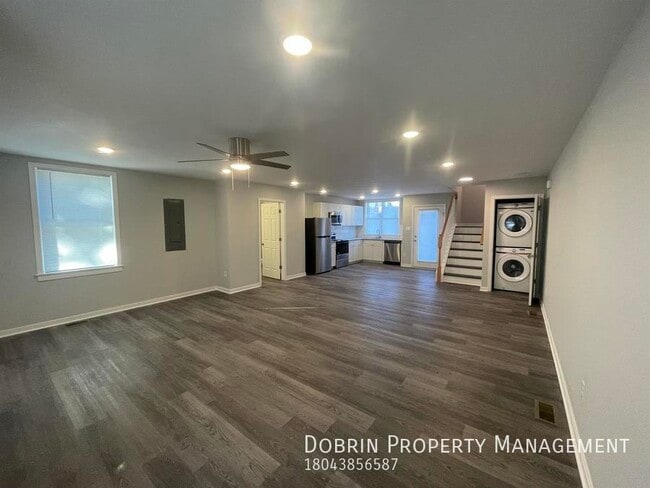 Building Photo - CONVENIENT TO DOWNTOWN AND VCU!