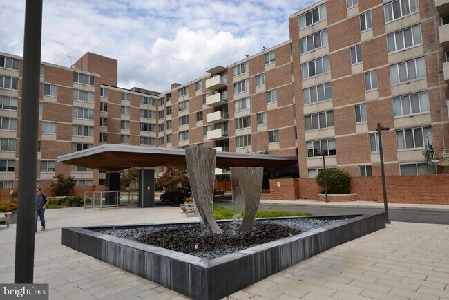 Foto del edificio - 2939 Van Ness St NW