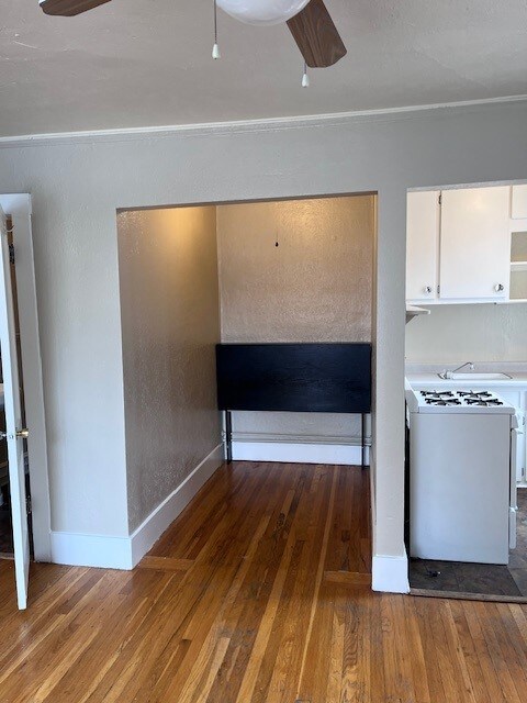 Building Photo - 1160 Corona St