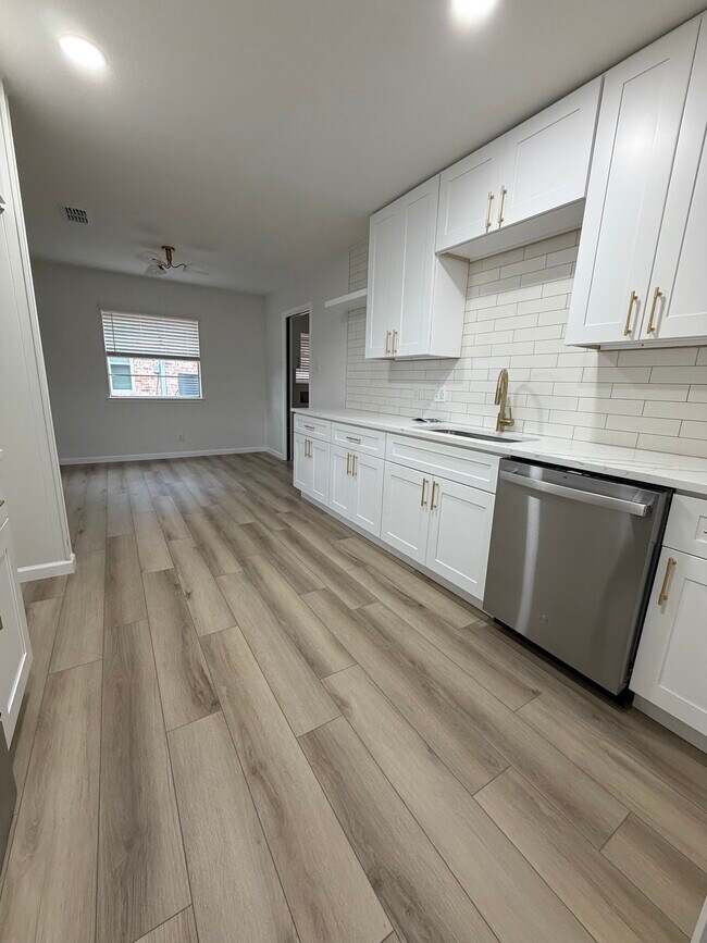 Foto del edificio - 6526 Forest Grove