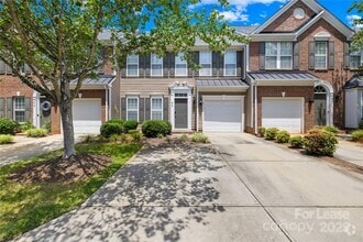 Building Photo - 834 Daly Cir