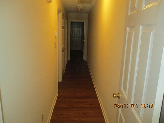 Foto del edificio - 2511 Cardinal St