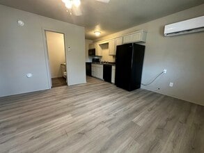 Building Photo - 112 S 25th St Building Photo - 112 S 25th St