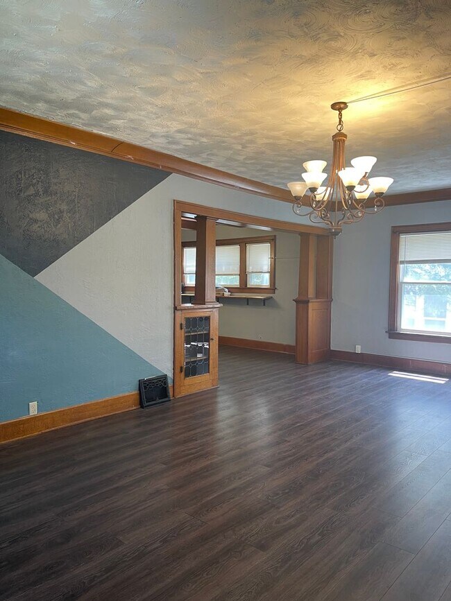 Building Photo - 1427 31st St