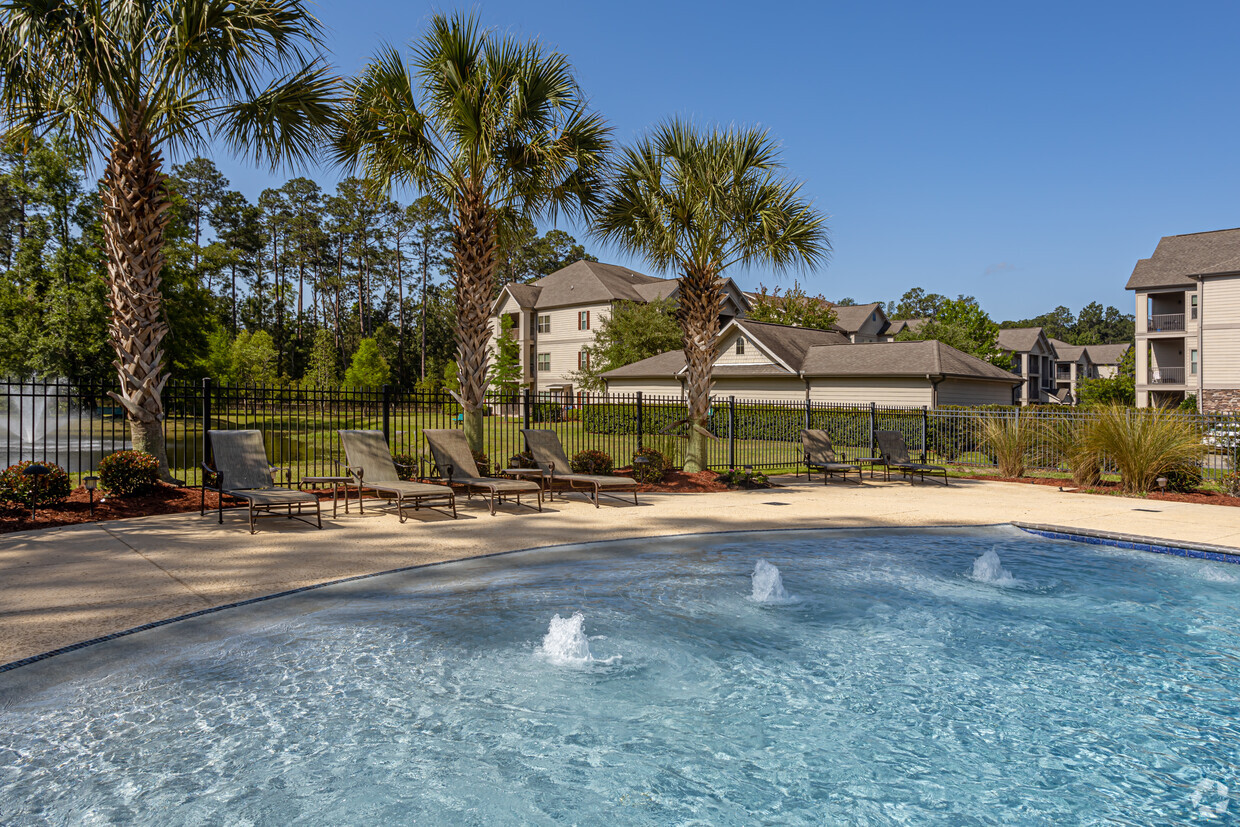 Foto principal - Brookstone Park Apartments