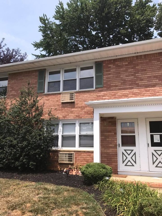 96 East Ave, Atlantic Highlands, NJ 07716 Condo for Rent in Atlantic