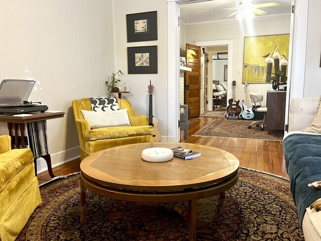 Foto del edificio - 336-338 N. Bernadotte St