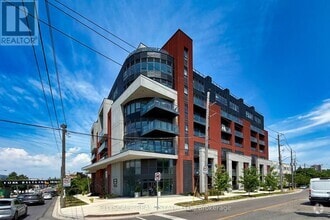 Building Photo - 2433-2433 Dufferin St