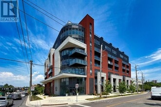 Building Photo - 2433-2433 Dufferin St