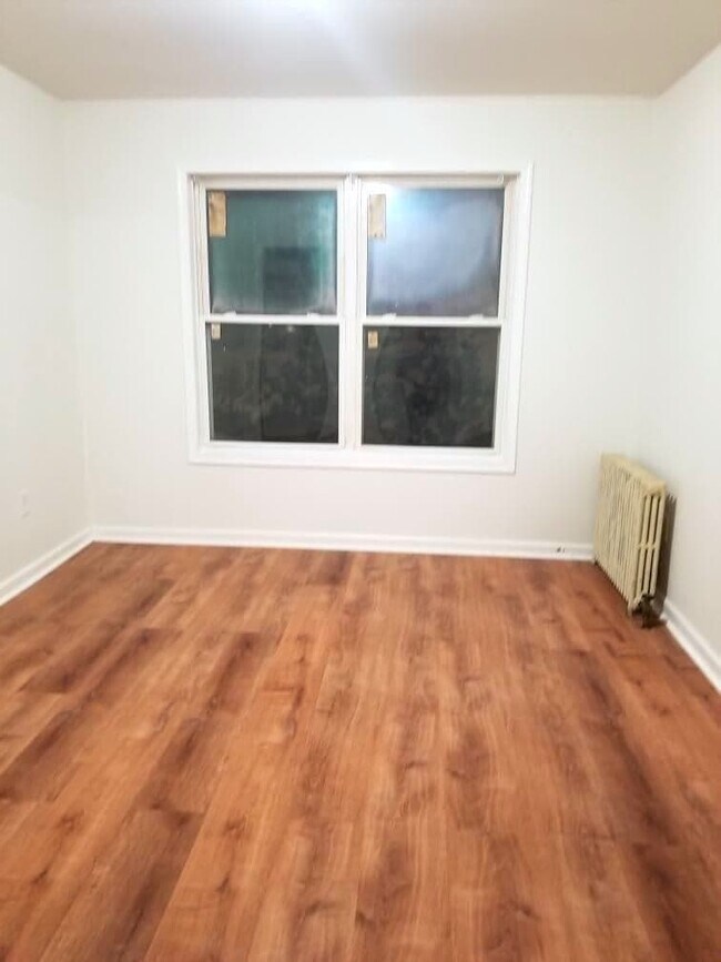 Room 2 - 227 Trenton Ave
