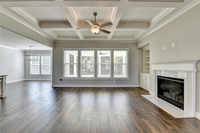 Building Photo - 840 Champagne Ln