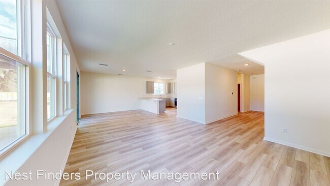 Building Photo - 5 br, 3 bath House - 37 Peace River Rd